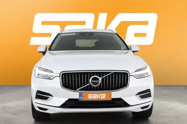 Valkoinen Maastoauto, Volvo XC60 – SAK-04896