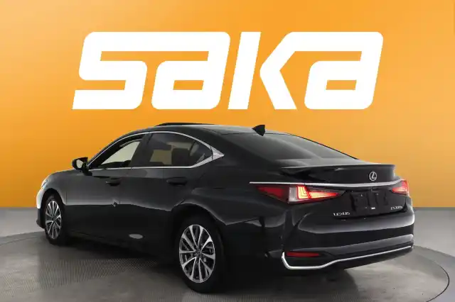 Musta Sedan, Lexus ES300 – SAK-05923