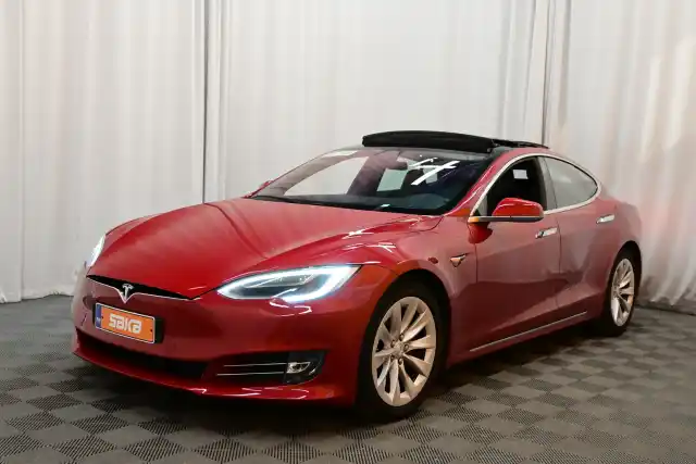Punainen Sedan, Tesla Model S – SAK-07855