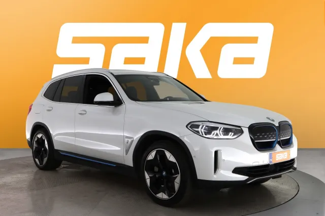 Valkoinen Maastoauto, BMW iX3 – SAK-12315