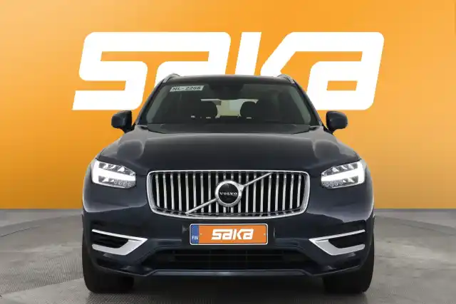 Sininen Maastoauto, Volvo XC90 – SAK-12858