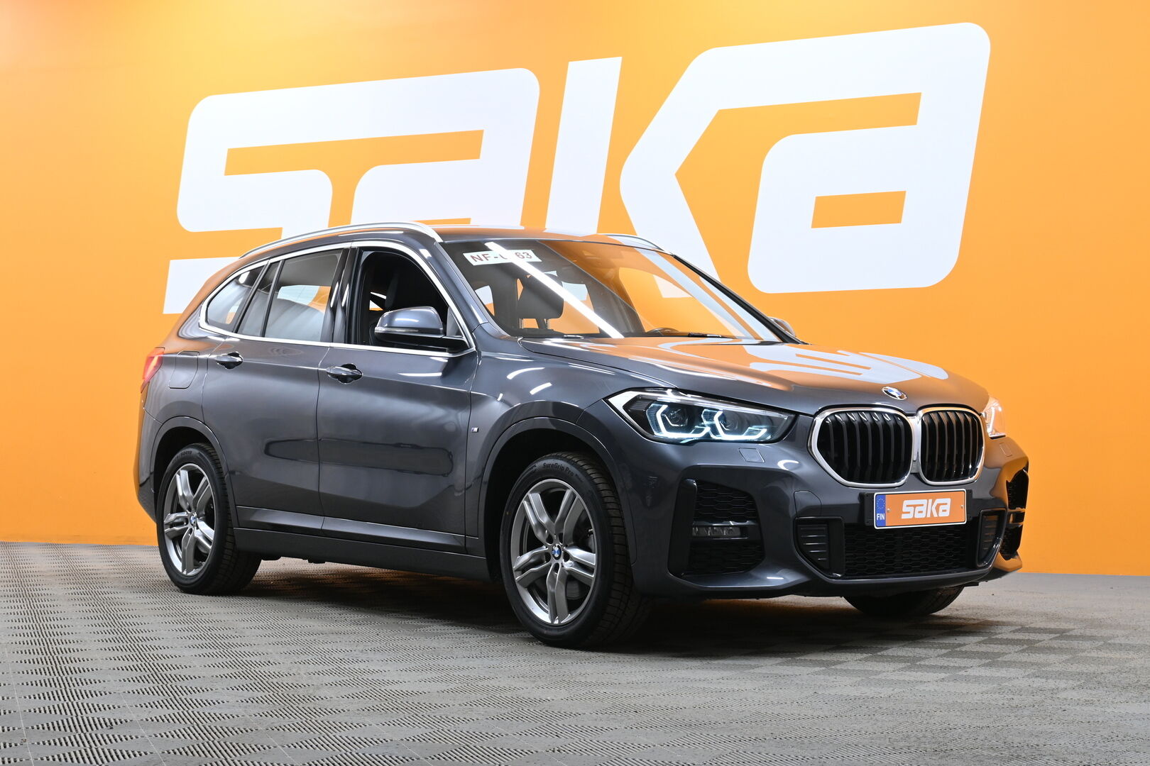 Harmaa Maastoauto, BMW X1 – SAK-13976