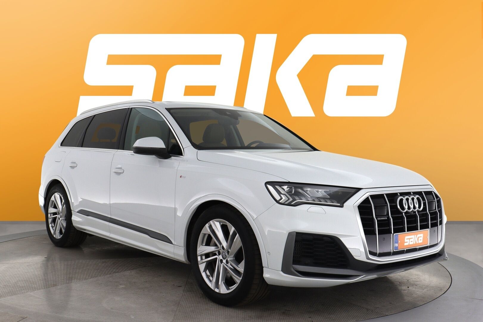 Valkoinen Maastoauto, Audi Q7 – SAK-14976