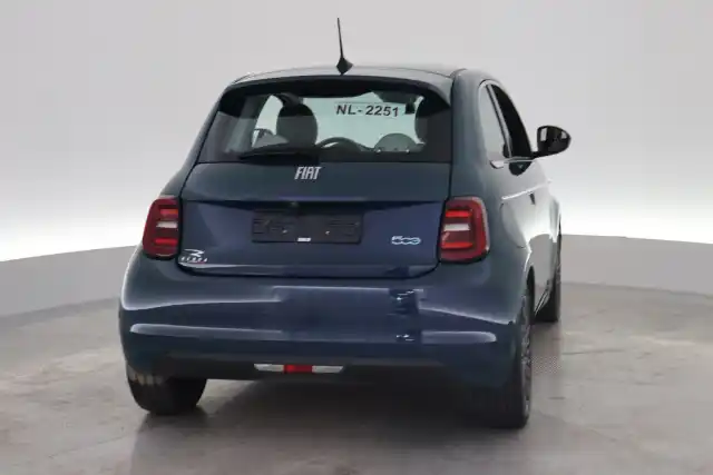 Vihreä Viistoperä, Fiat 500e – SAK-15286