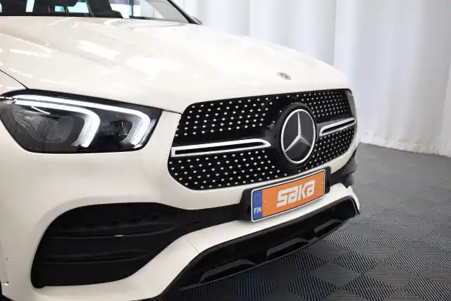 Valkoinen Maastoauto, Mercedes-Benz GLE – SAK-16249