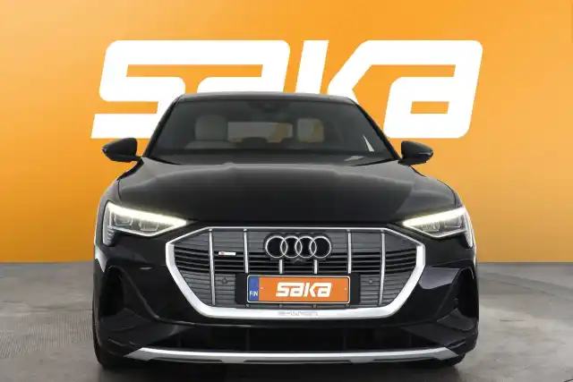 Musta Maastoauto, Audi e-tron – SAK-16291