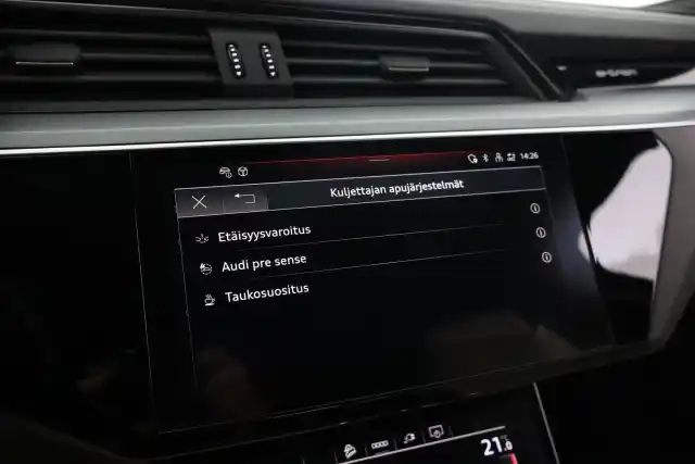 Musta Maastoauto, Audi e-tron – SAK-16291