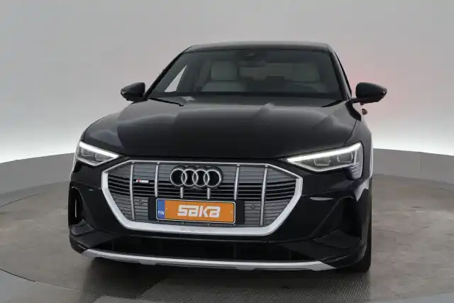 Musta Maastoauto, Audi e-tron – SAK-16291