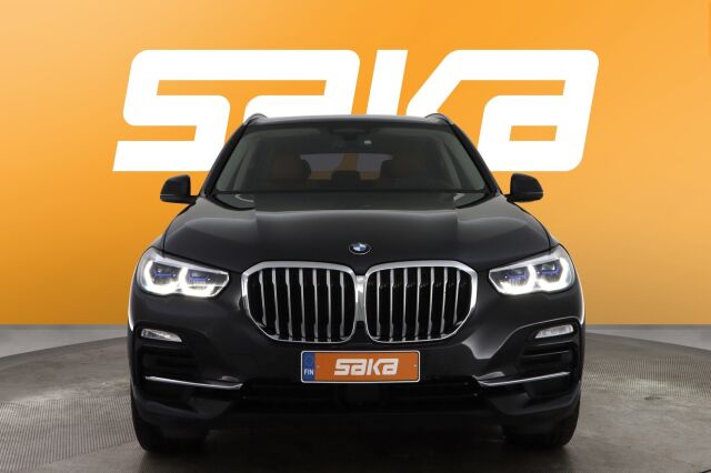 Harmaa Maastoauto, BMW X5 – SAK-22250