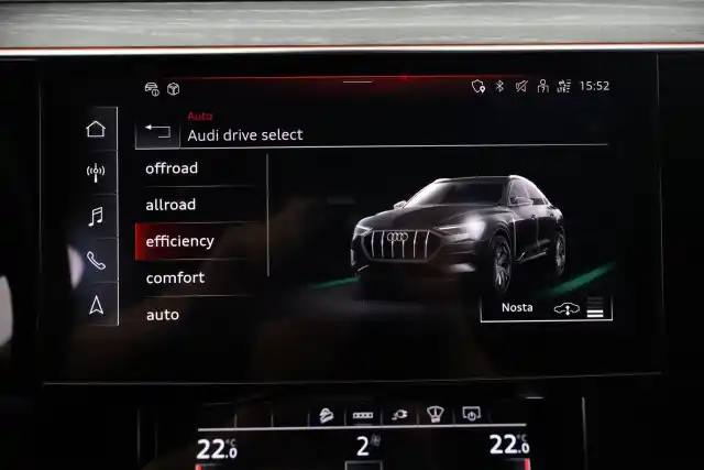 Harmaa Maastoauto, Audi e-tron – SAK-22486