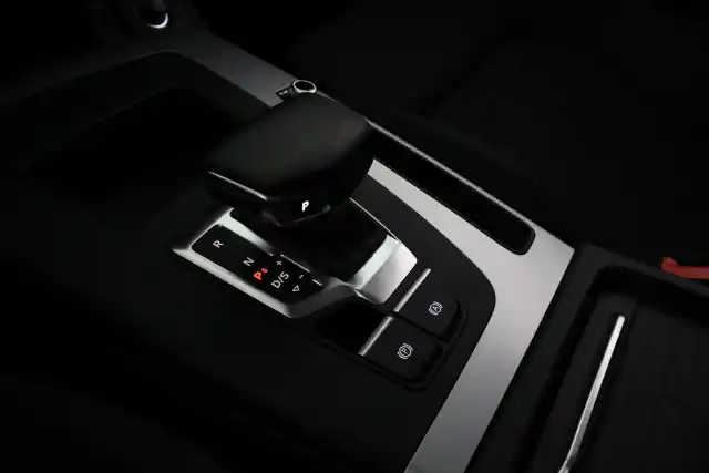 Musta Maastoauto, Audi Q5 – SAK-24947