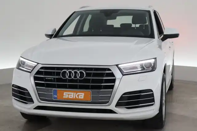 Valkoinen Maastoauto, Audi Q5 – SAK-25698