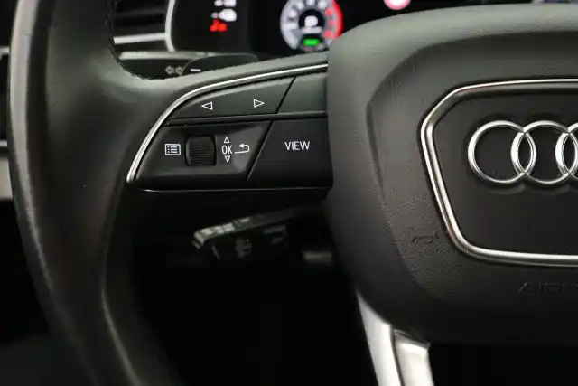 Musta Maastoauto, Audi Q7 – SAK-26797