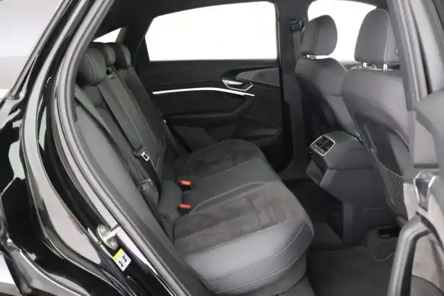 Musta Maastoauto, Audi e-tron – SAK-32497