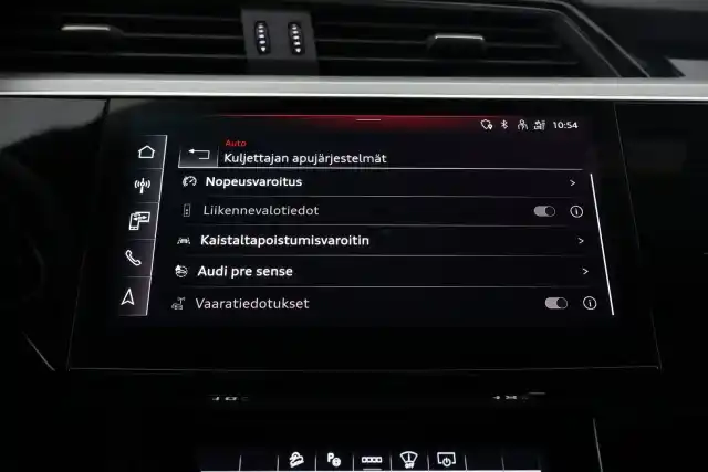 Musta Maastoauto, Audi e-tron – SAK-32497