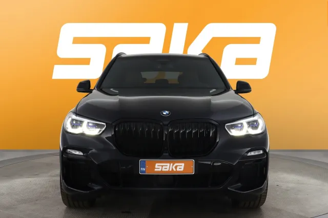 Musta Maastoauto, BMW X5 – SAK-38676