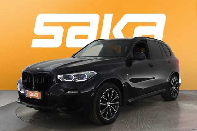 Musta Maastoauto, BMW X5 – SAK-38676