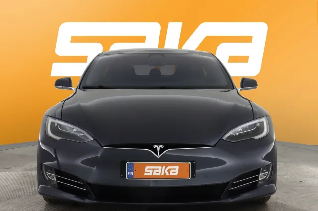 Harmaa Sedan, Tesla Model S – SAK-39030