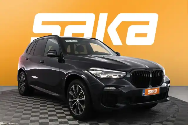 Musta Maastoauto, BMW X5 – SAK-39341