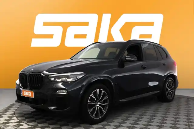 Musta Maastoauto, BMW X5 – SAK-39341