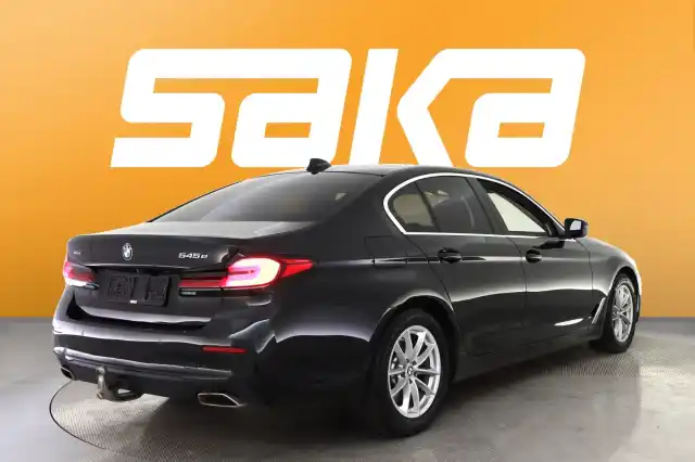 Musta Sedan, BMW 545 – SAK-45114