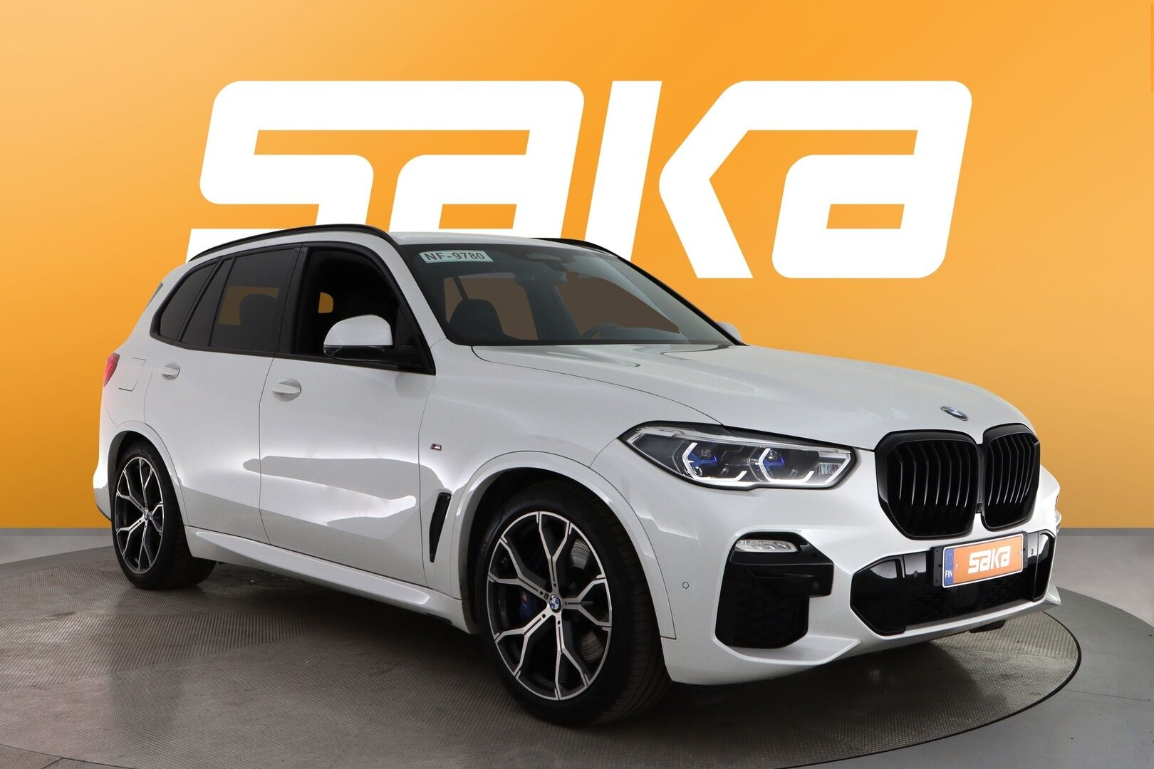 Valkoinen Maastoauto, BMW X5 – SAK-51922