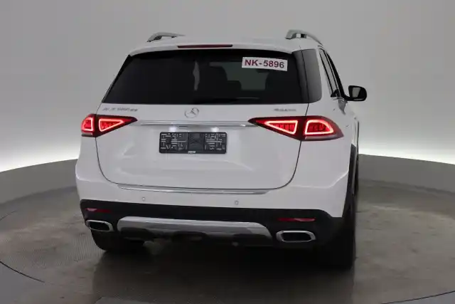 Valkoinen Maastoauto, Mercedes-Benz GLE – SAK-54390