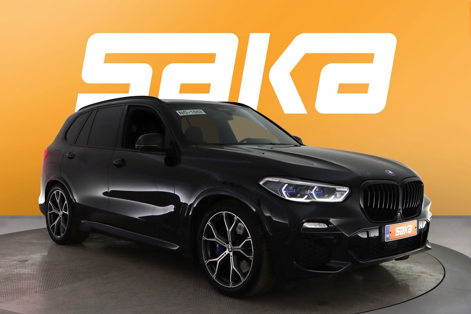 Musta Maastoauto, BMW X5 – SAK-54674