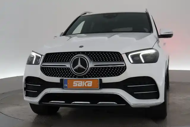 Valkoinen Maastoauto, Mercedes-Benz GLE – SAK-57444