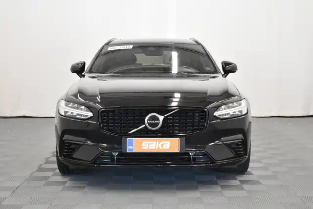 Musta Farmari, Volvo V90 – SAK-68834