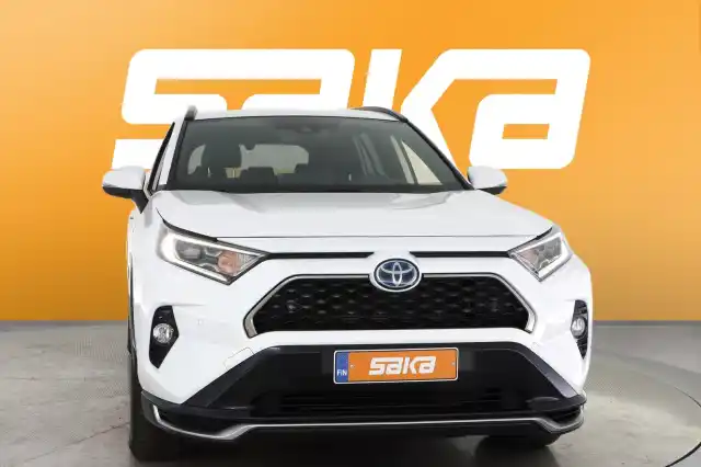 Valkoinen Maastoauto, Toyota RAV4 Plug-in – SAK-72287