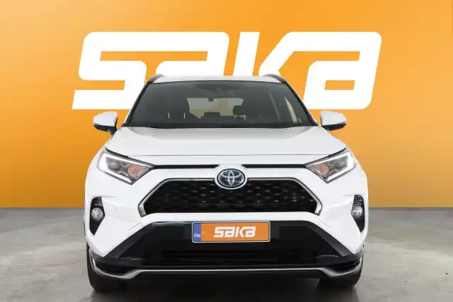 Valkoinen Maastoauto, Toyota RAV4 Plug-in – SAK-73091