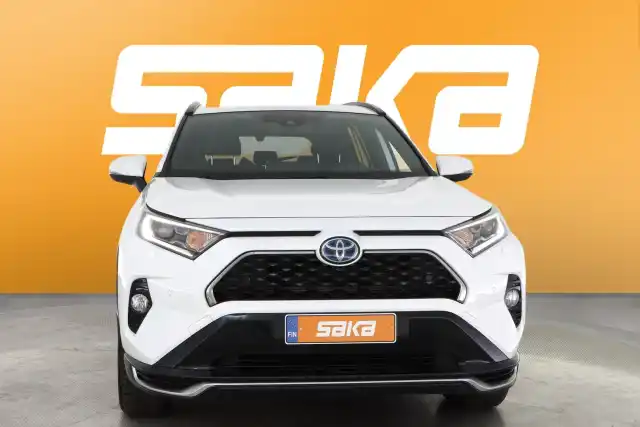 Valkoinen Maastoauto, Toyota RAV4 Plug-in – SAK-75303