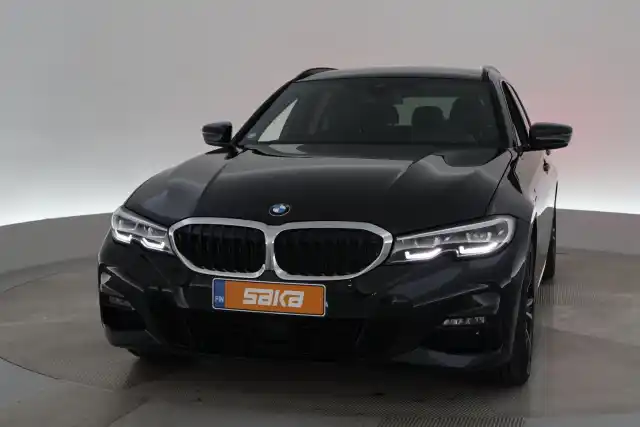 Musta Farmari, BMW 330 – SAK-80458