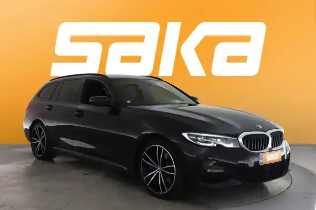 Musta Farmari, BMW 330 – SAK-80458