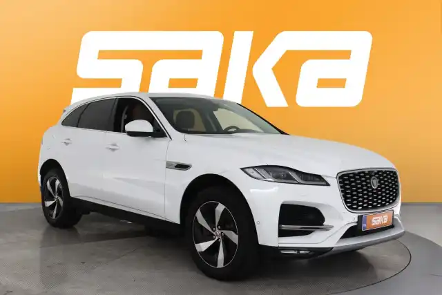 Valkoinen Maastoauto, Jaguar F-PACE – SAK-82012