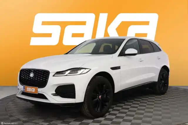 Valkoinen Maastoauto, Jaguar F-PACE – SAK-82049