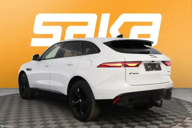Valkoinen Maastoauto, Jaguar F-PACE – SAK-82049