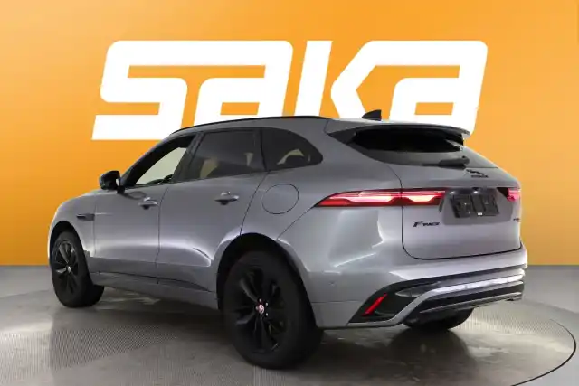 Harmaa Maastoauto, Jaguar F-PACE – SAK-82642