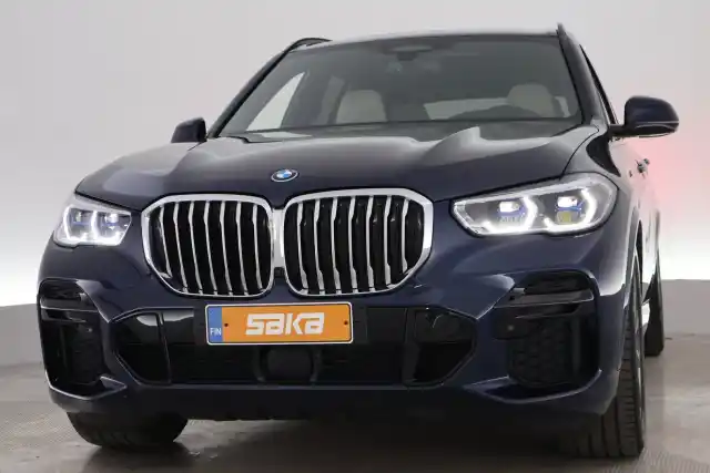 Sininen Maastoauto, BMW X5 – SAK-83120
