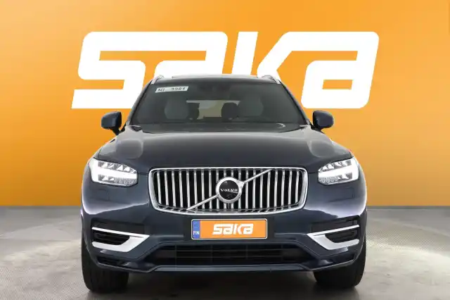 Sininen Maastoauto, Volvo XC90 – SAK-89114