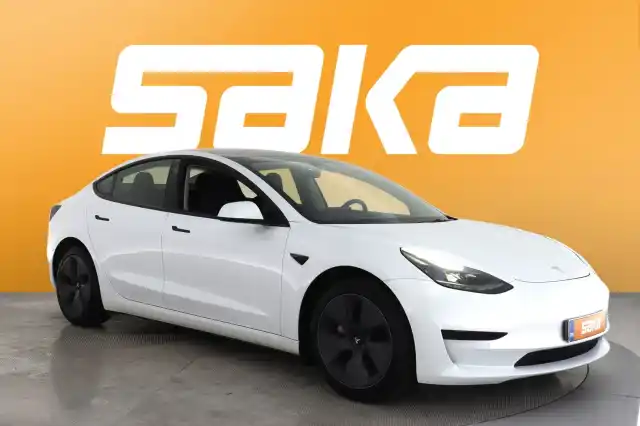 Valkoinen Sedan, Tesla Model 3 – SAK-89545
