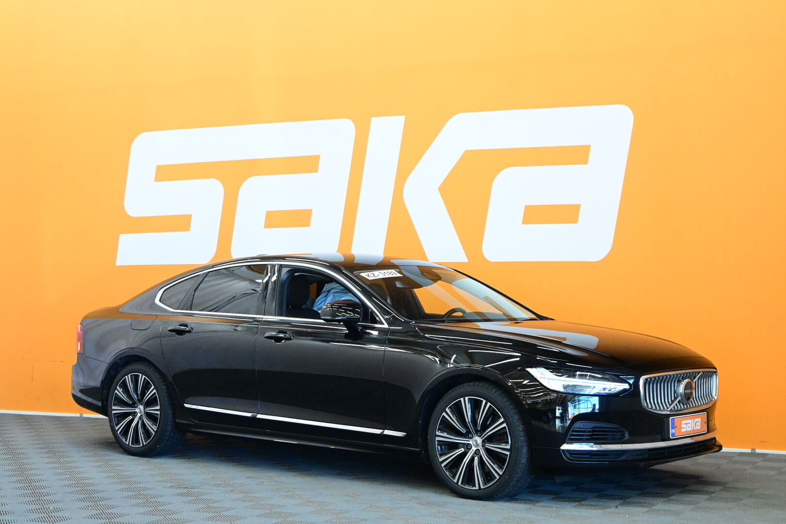 Musta Sedan, Volvo S90 – SAK-97636