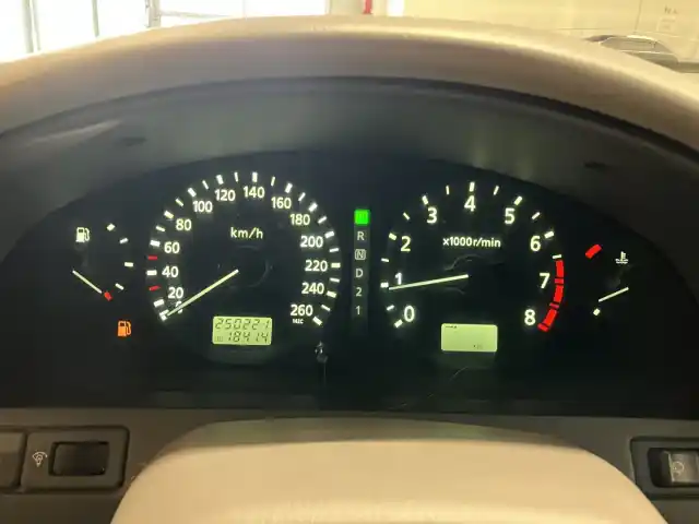 Sininen Sedan, Nissan Maxima – SCG-472