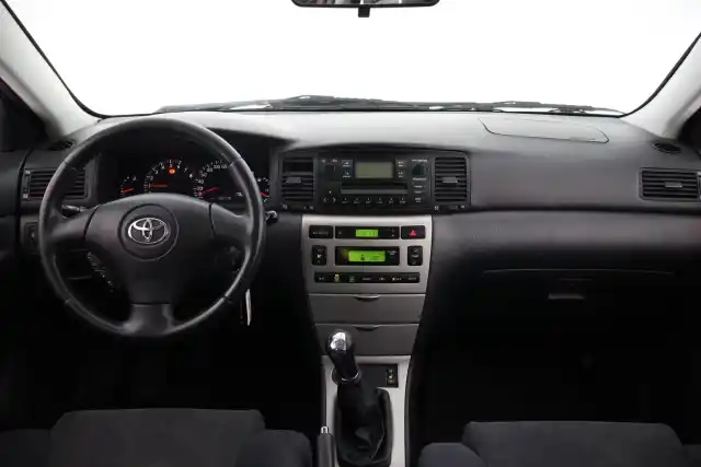 Punainen Viistoperä, Toyota Corolla – SJG-461