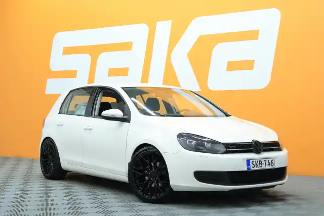 Valkoinen Viistoperä, Volkswagen Golf – SKB-746