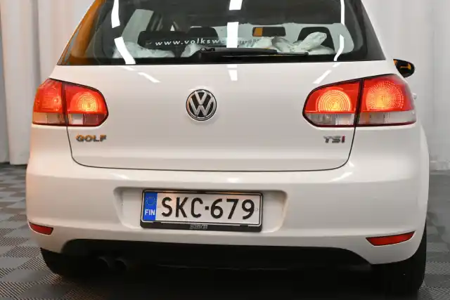 Valkoinen Viistoperä, Volkswagen Golf – SKC-679