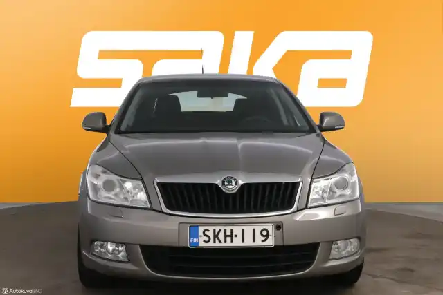 Ruskea (beige) Viistoperä, Skoda Octavia – SKH-119