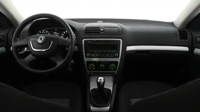 Ruskea (beige) Viistoperä, Skoda Octavia – SKH-119