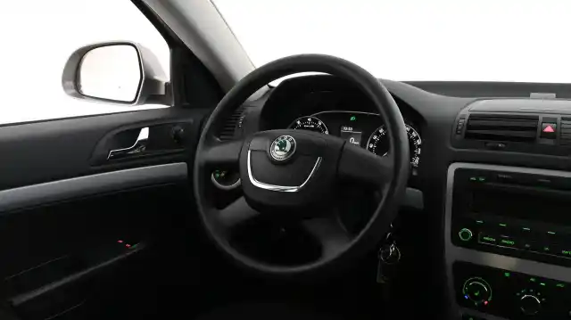 Ruskea (beige) Viistoperä, Skoda Octavia – SKH-119